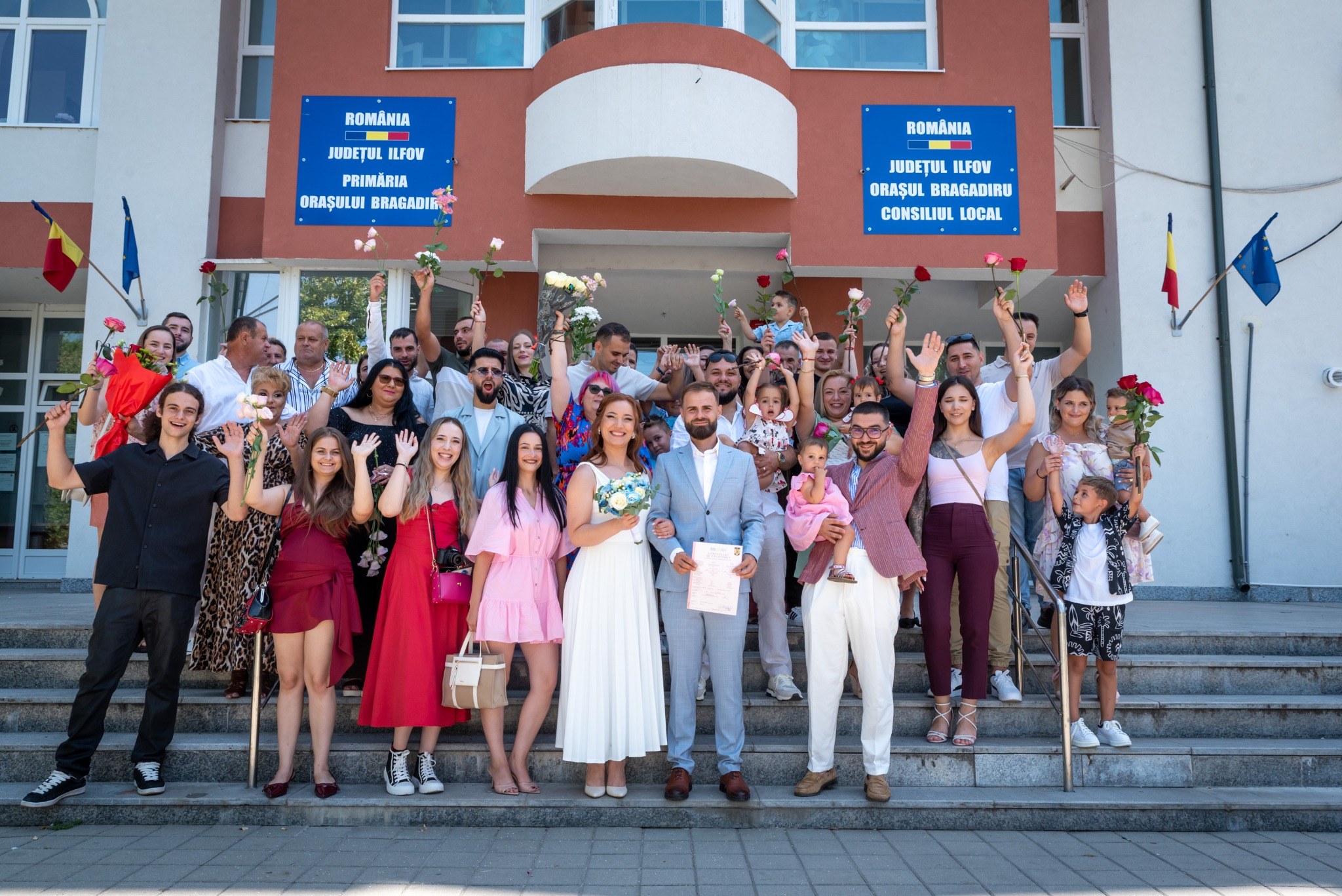 Andreea, Robert și invitații lor, la cununia civilă
